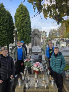 Odwiedziny na grobie patronki